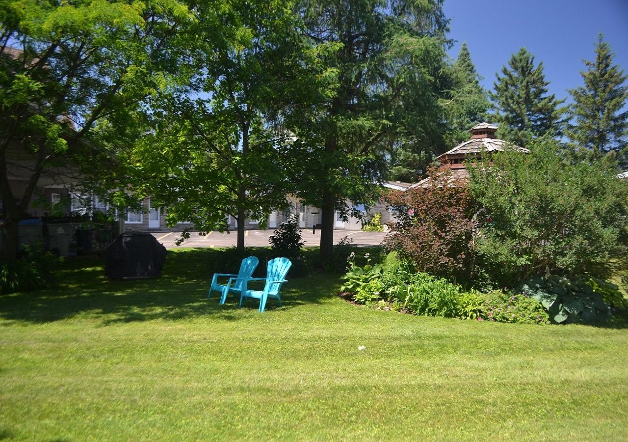 Stratford Suburban Motel Exterior photo